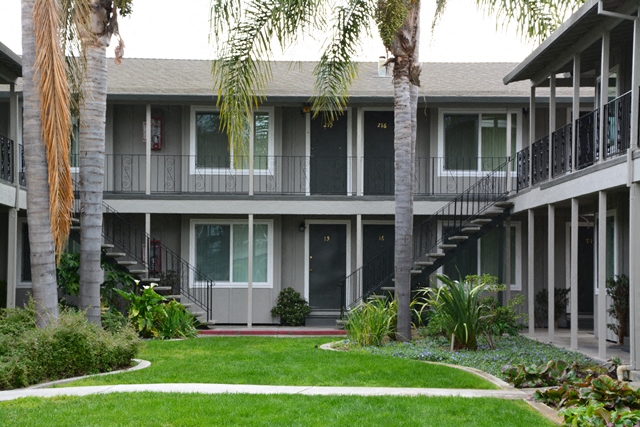 Carriage House Apartments photo 5